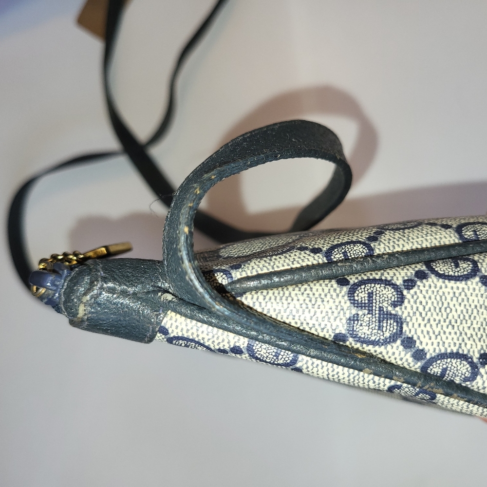 Authentic Gucci Crossbody - Picture 8 of 10